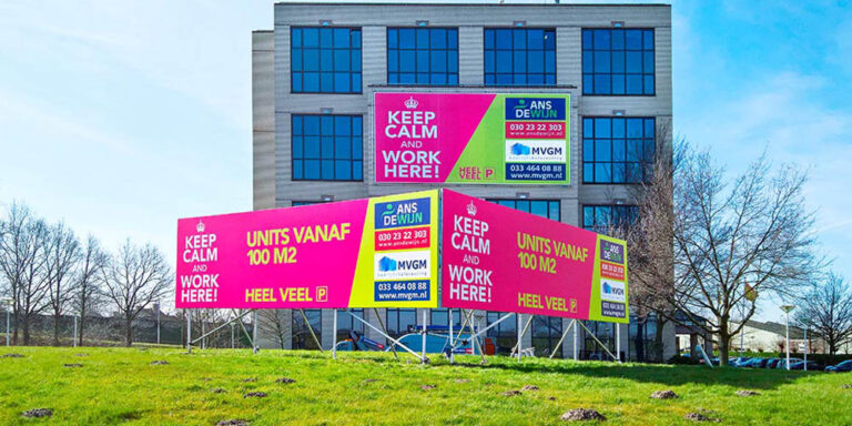 combinique reclame outdoor signing